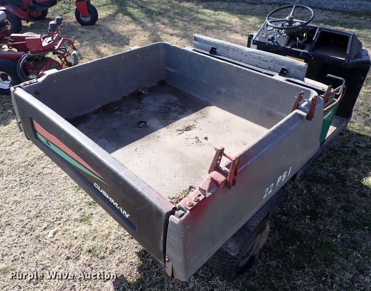 image for item HR9773 1994 Cushman Jr. Turf Truckster  utility vehicle
