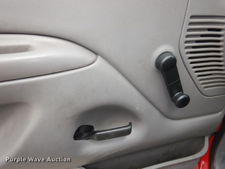 image for item DH8959 1996 Ford F350 XL  brush fire truck