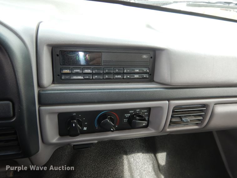 image for item DH8959 1996 Ford F350 XL  brush fire truck