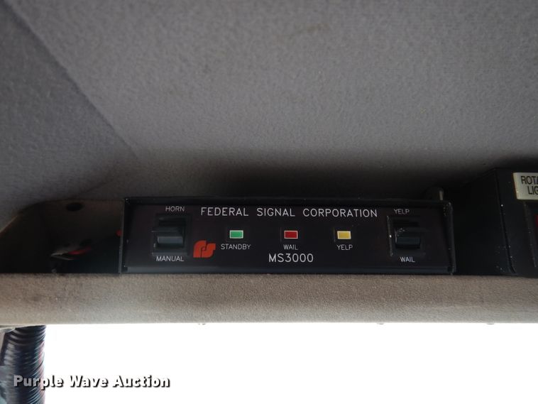 image for item DH8959 1996 Ford F350 XL  brush fire truck