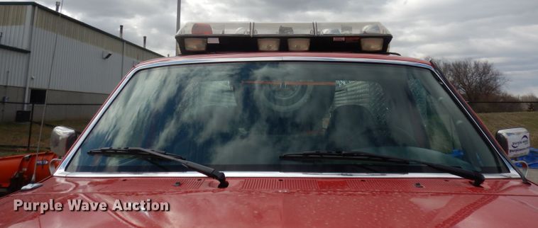 image for item DH8959 1996 Ford F350 XL  brush fire truck