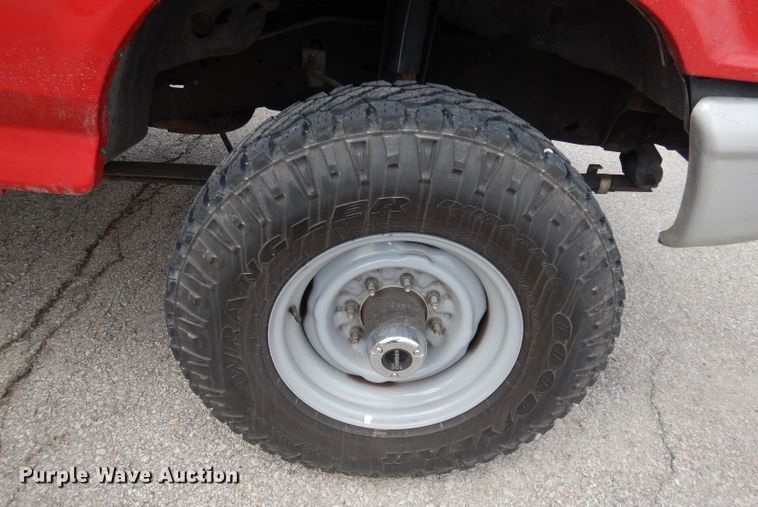 image for item DH8959 1996 Ford F350 XL  brush fire truck