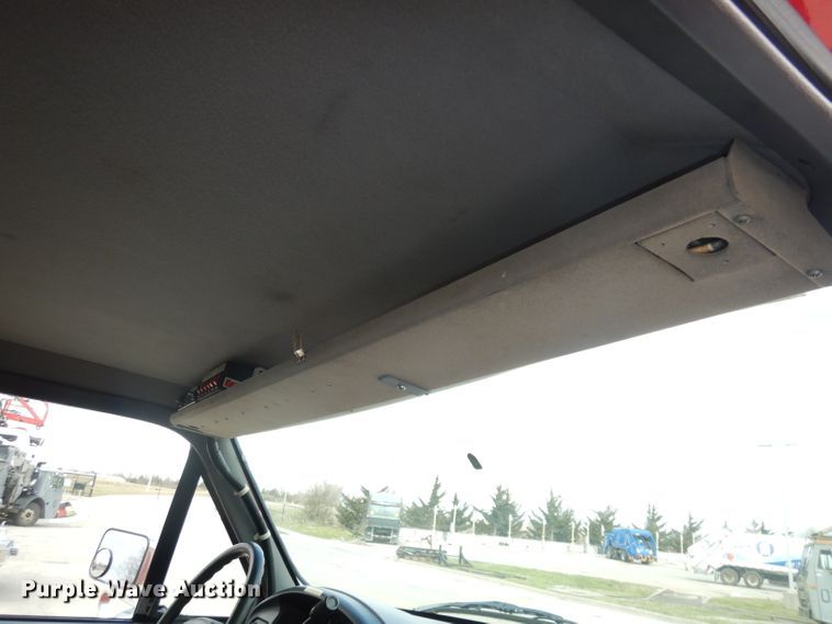 image for item DH8959 1996 Ford F350 XL  brush fire truck