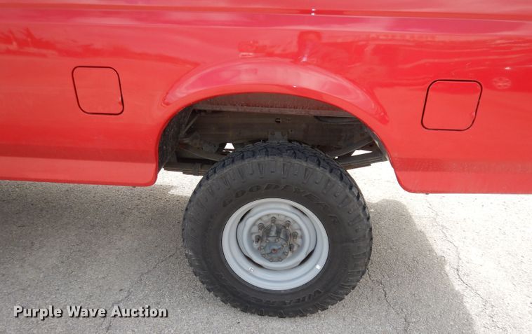 image for item DH8959 1996 Ford F350 XL  brush fire truck