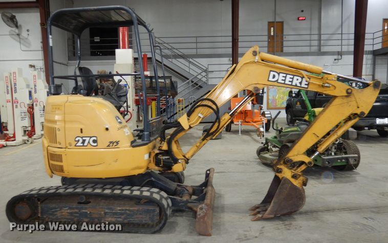 image for item DH8994 2004 John Deere 27C  mini excavator