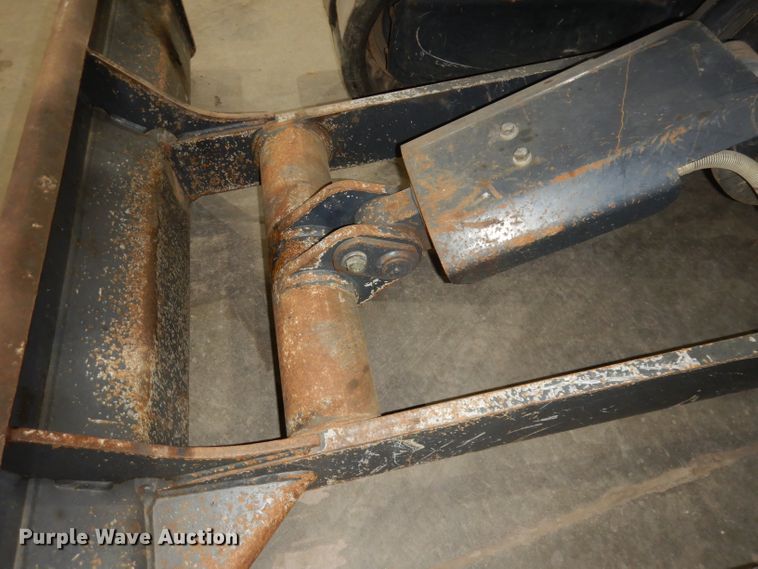 image for item DH8994 2004 John Deere 27C  mini excavator