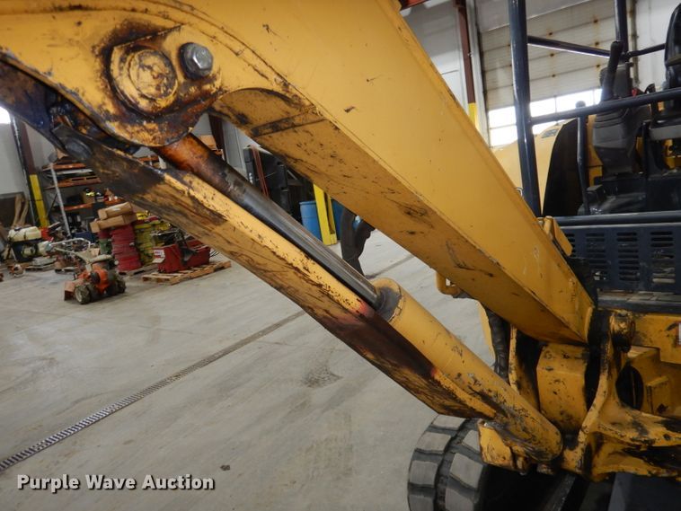 image for item DH8994 2004 John Deere 27C  mini excavator