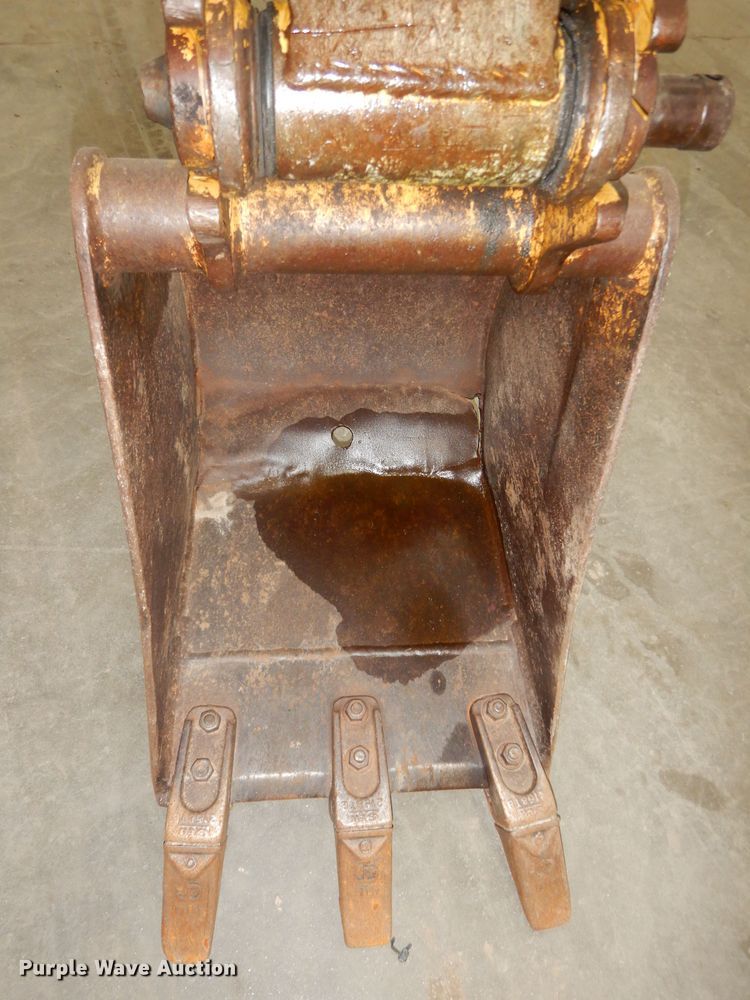 image for item DH8994 2004 John Deere 27C  mini excavator