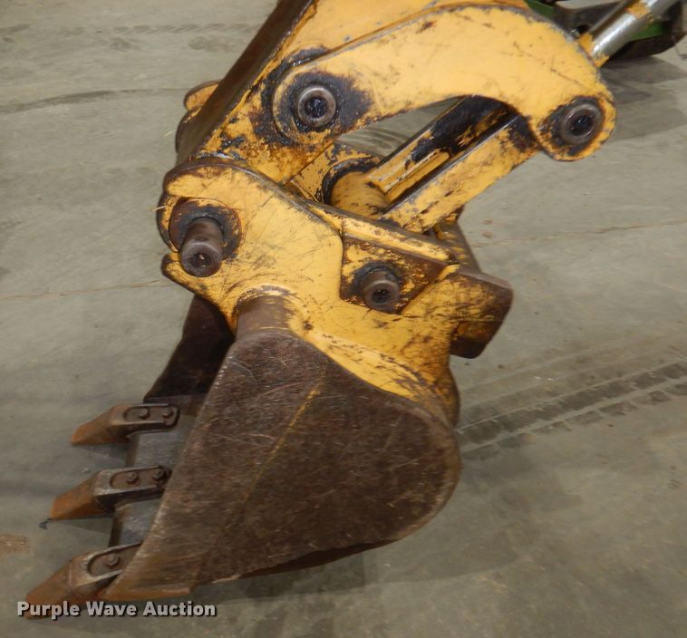 image for item DH8994 2004 John Deere 27C  mini excavator