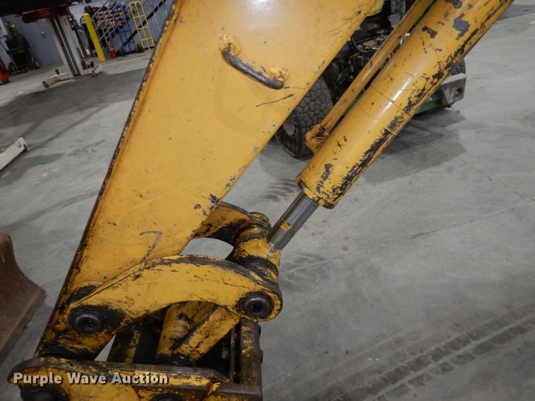 image for item DH8994 2004 John Deere 27C  mini excavator