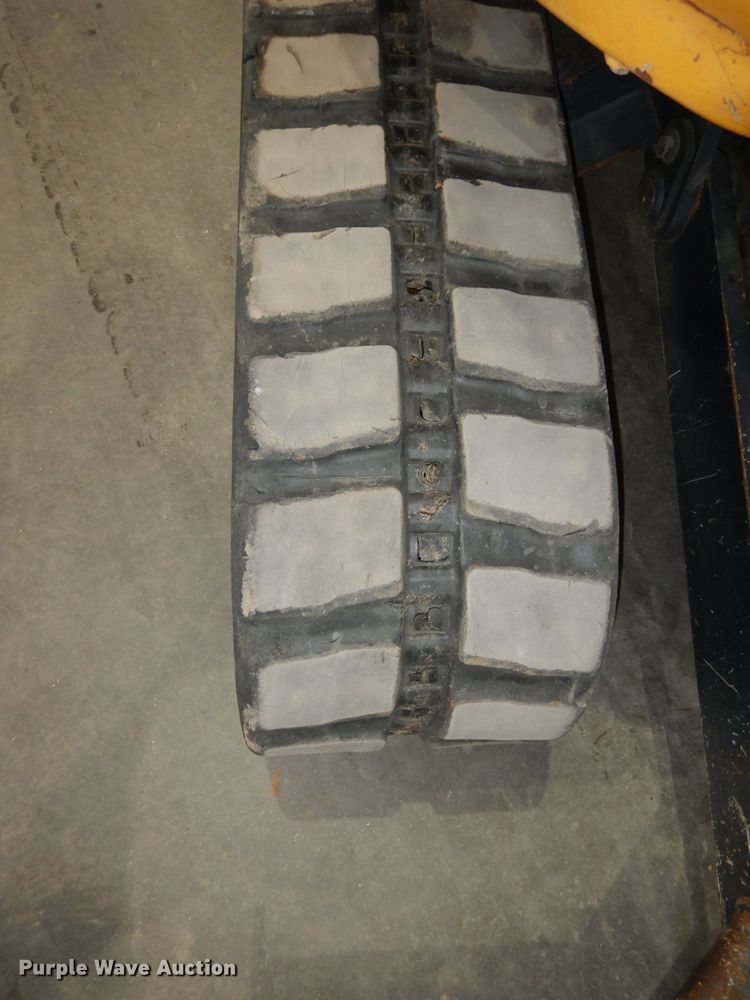 image for item DH8994 2004 John Deere 27C  mini excavator