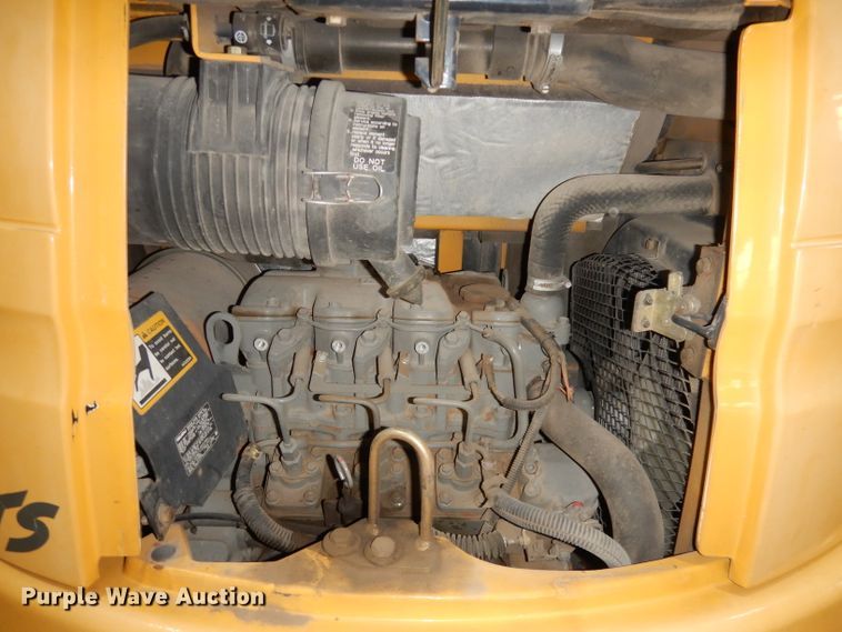 image for item DH8994 2004 John Deere 27C  mini excavator