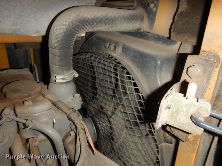 image for item DH8994 2004 John Deere 27C  mini excavator