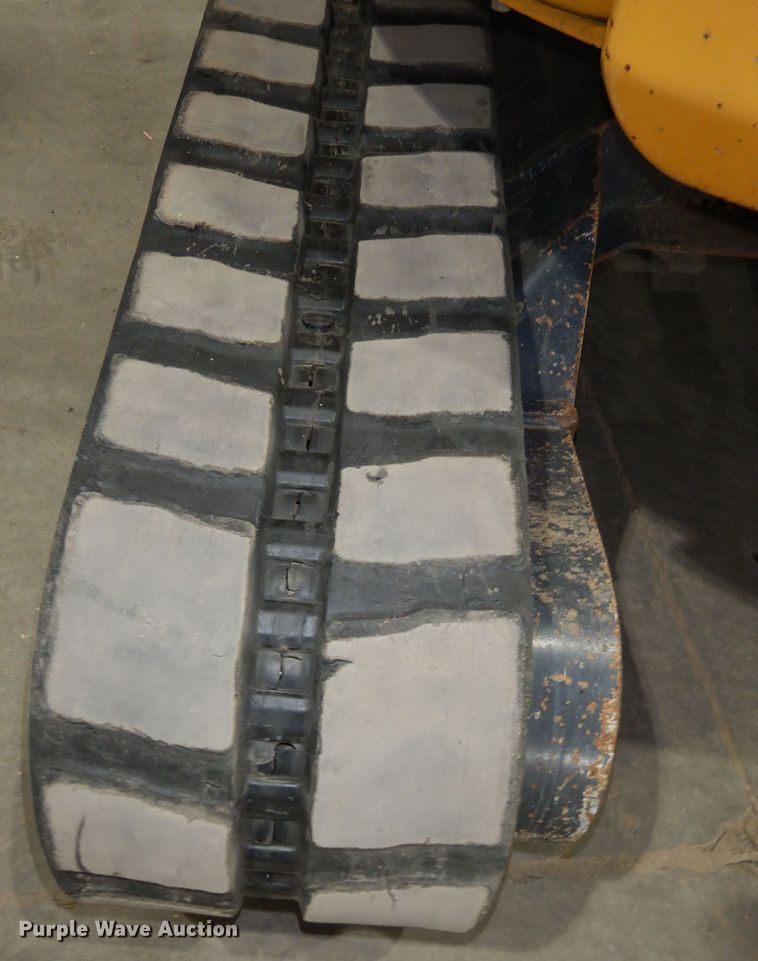 image for item DH8994 2004 John Deere 27C  mini excavator