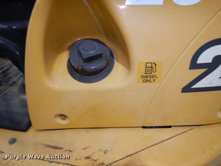 image for item DH8994 2004 John Deere 27C  mini excavator