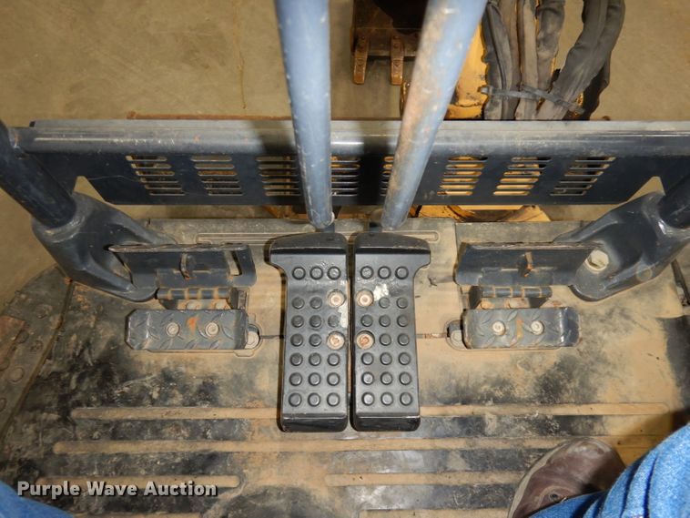 image for item DH8994 2004 John Deere 27C  mini excavator