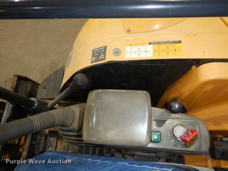 image for item DH8994 2004 John Deere 27C  mini excavator