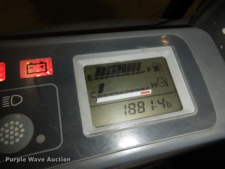 image for item DH8994 2004 John Deere 27C  mini excavator