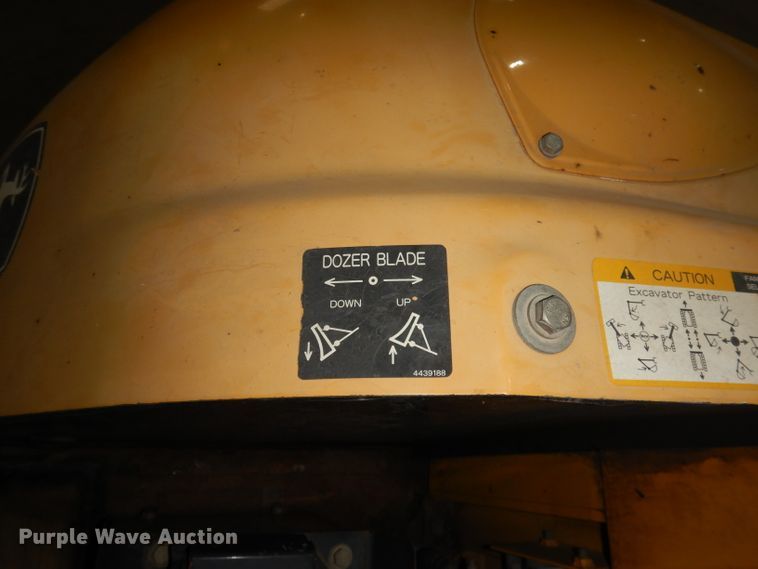 image for item DH8994 2004 John Deere 27C  mini excavator