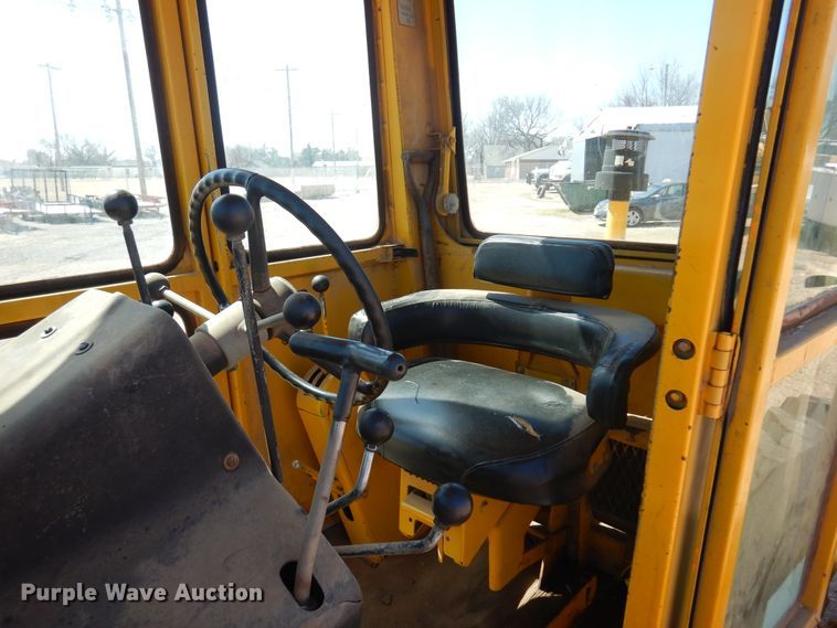 image for item DK4447 John Deere 570A  motor grader