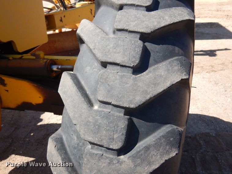 image for item DK4447 John Deere 570A  motor grader