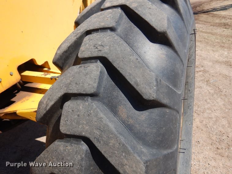 image for item DK4447 John Deere 570A  motor grader