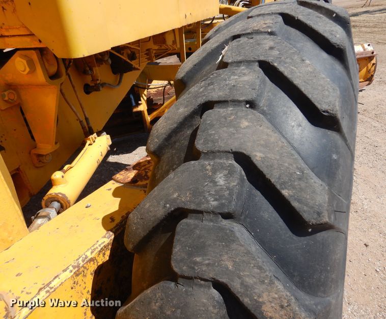 image for item DK4447 John Deere 570A  motor grader