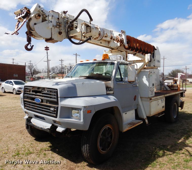image for item DK4469 1991 Ford F800  digger derrick truck