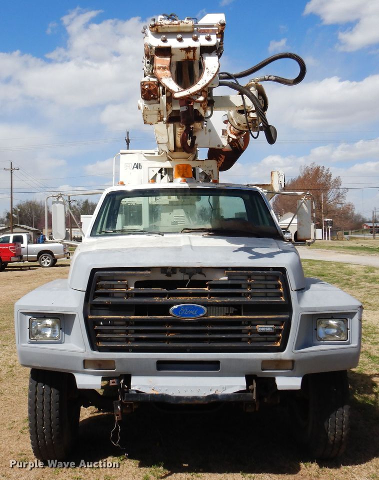 image for item DK4469 1991 Ford F800  digger derrick truck