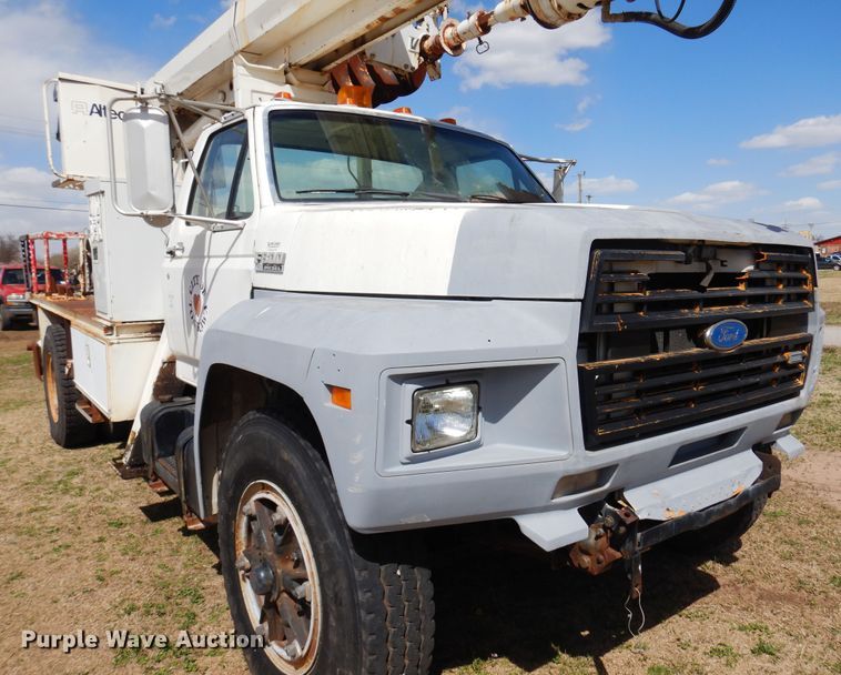image for item DK4469 1991 Ford F800  digger derrick truck