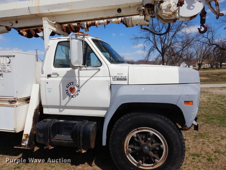 image for item DK4469 1991 Ford F800  digger derrick truck