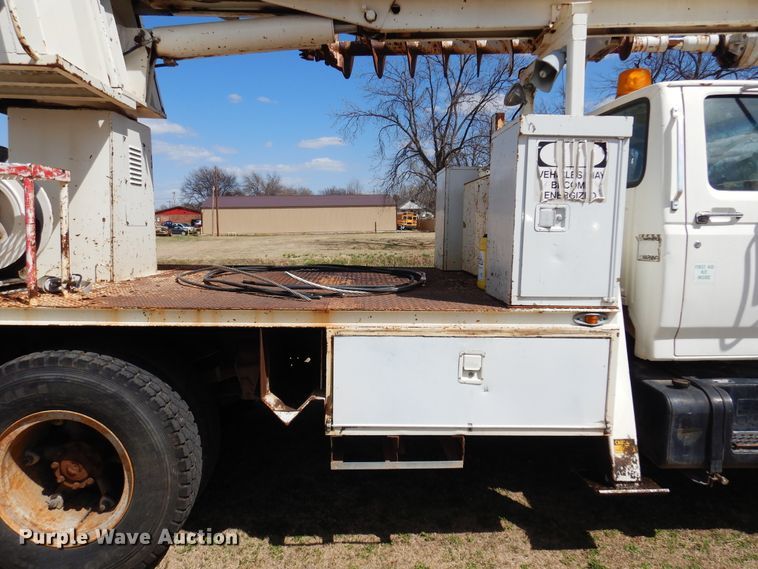 image for item DK4469 1991 Ford F800  digger derrick truck