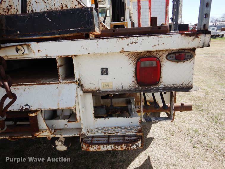 image for item DK4469 1991 Ford F800  digger derrick truck