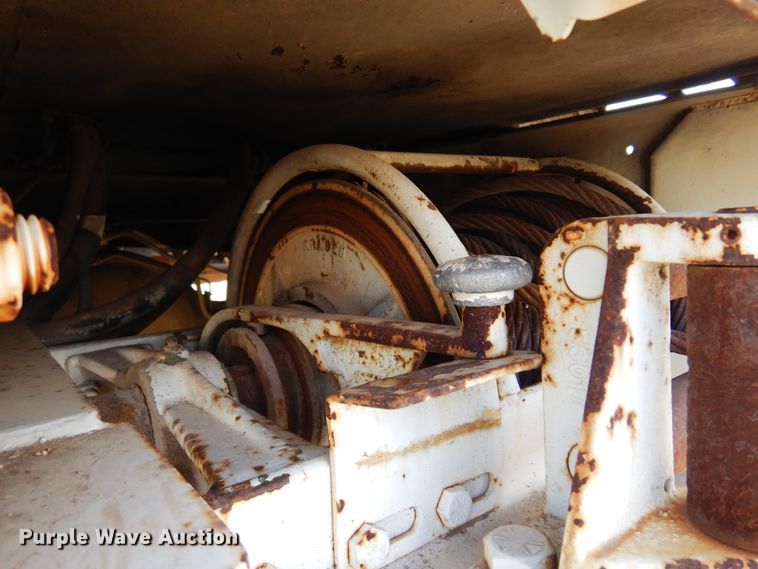 image for item DK4469 1991 Ford F800  digger derrick truck