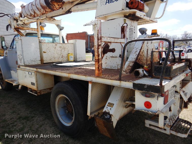 image for item DK4469 1991 Ford F800  digger derrick truck