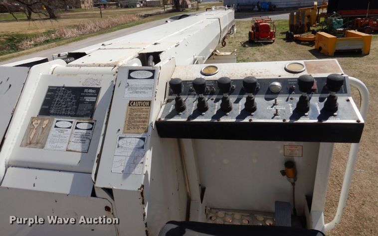 image for item DK4469 1991 Ford F800  digger derrick truck