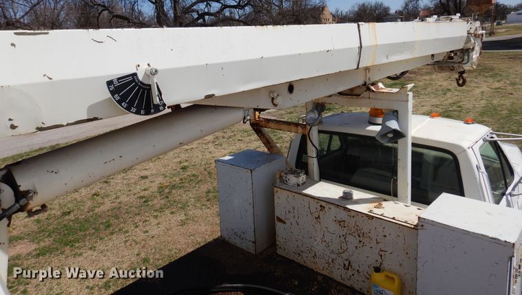 image for item DK4469 1991 Ford F800  digger derrick truck