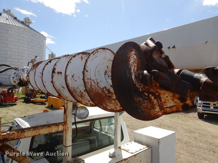 image for item DK4469 1991 Ford F800  digger derrick truck