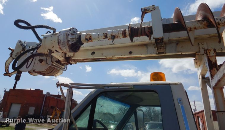 image for item DK4469 1991 Ford F800  digger derrick truck