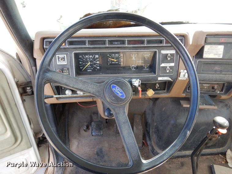 image for item DK4469 1991 Ford F800  digger derrick truck