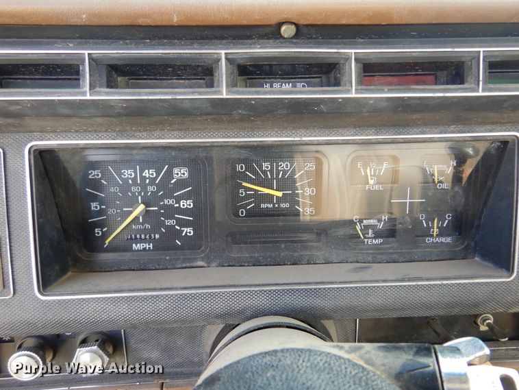 image for item DK4469 1991 Ford F800  digger derrick truck