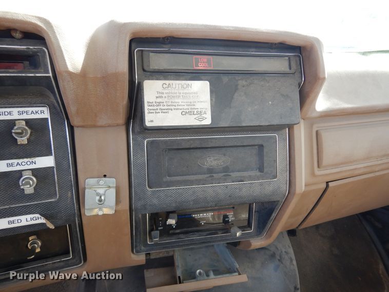 image for item DK4469 1991 Ford F800  digger derrick truck