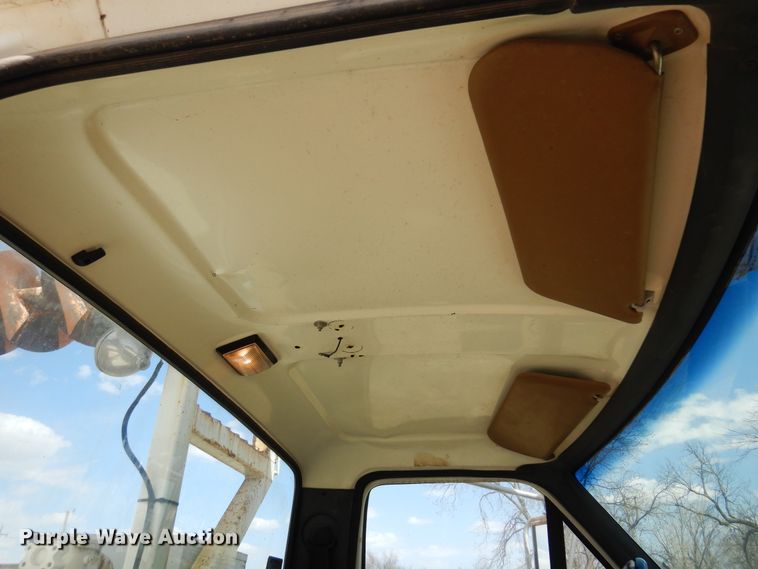 image for item DK4469 1991 Ford F800  digger derrick truck