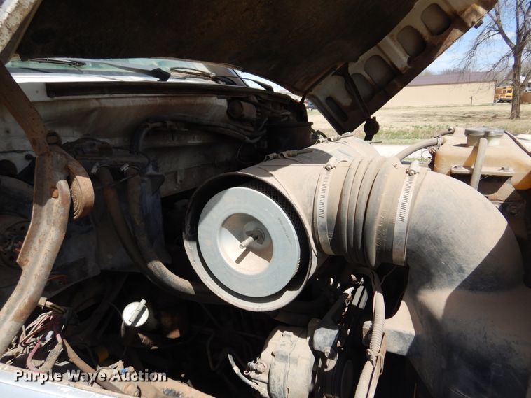 image for item DK4469 1991 Ford F800  digger derrick truck