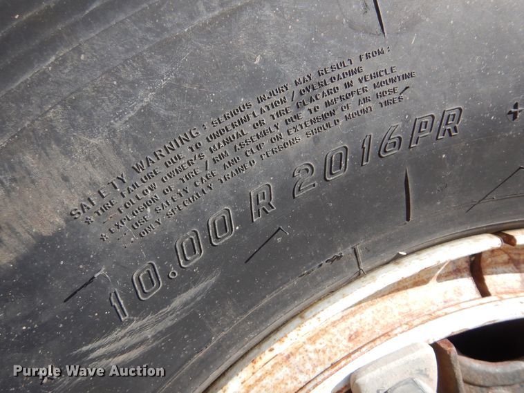 image for item DK4469 1991 Ford F800  digger derrick truck