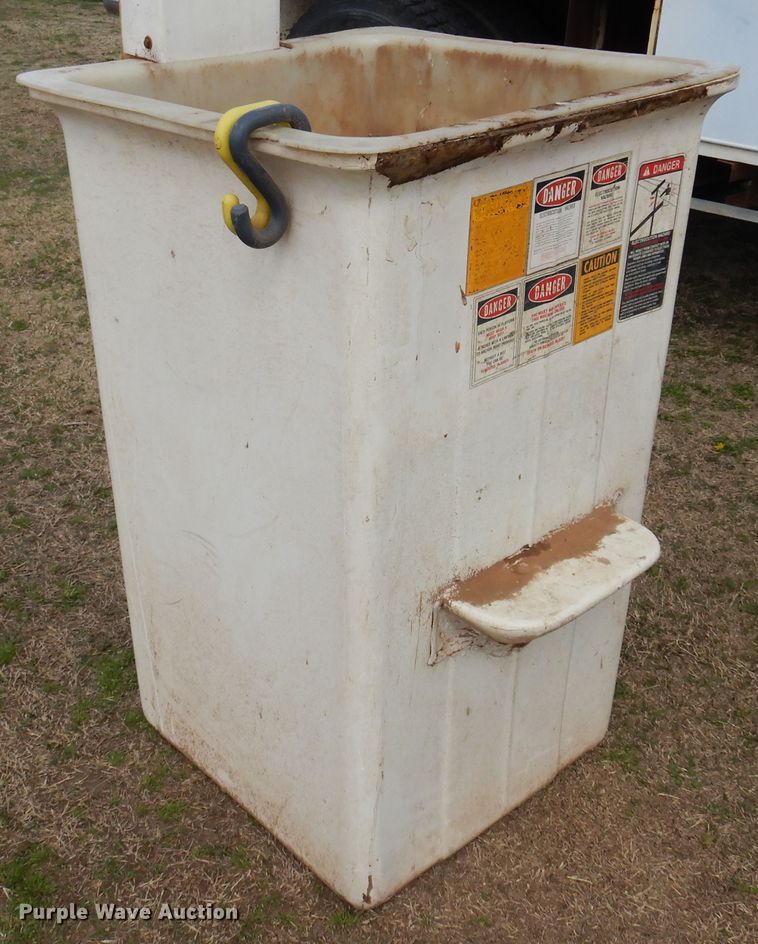 image for item DK4469 1991 Ford F800  digger derrick truck