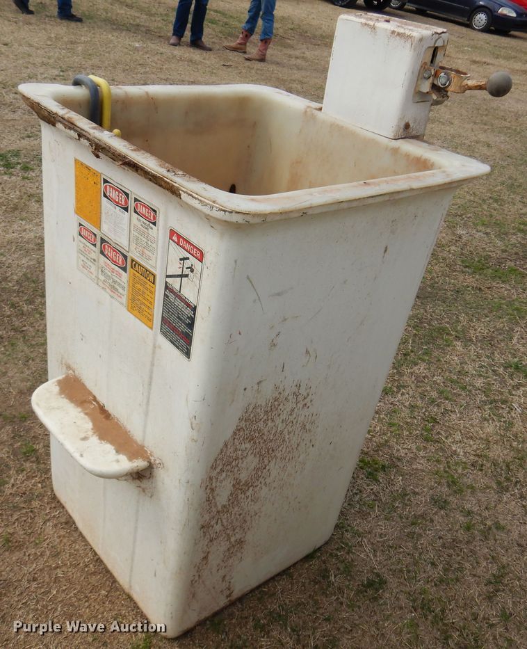 image for item DK4469 1991 Ford F800  digger derrick truck