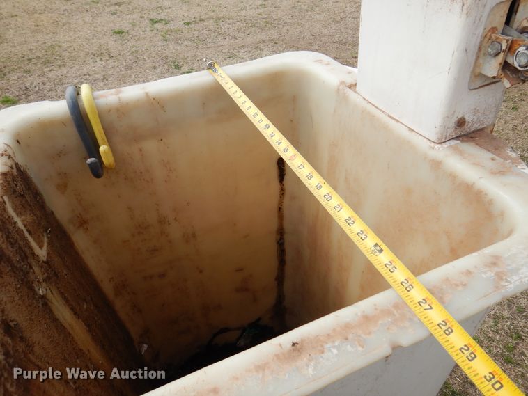 image for item DK4469 1991 Ford F800  digger derrick truck