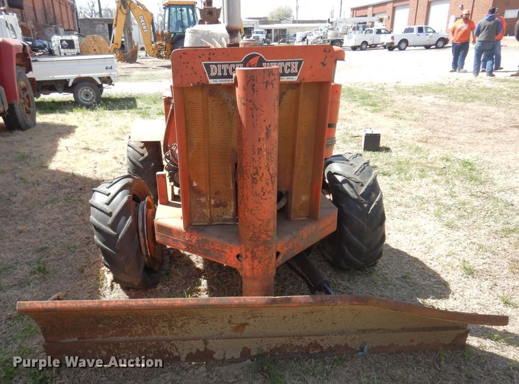 image for item DK4475 Ditch Witch V30  trencher