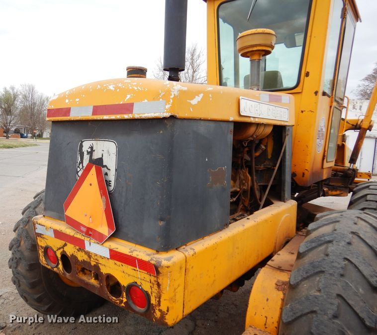 image for item DK4482 John Deere 570  motor grader